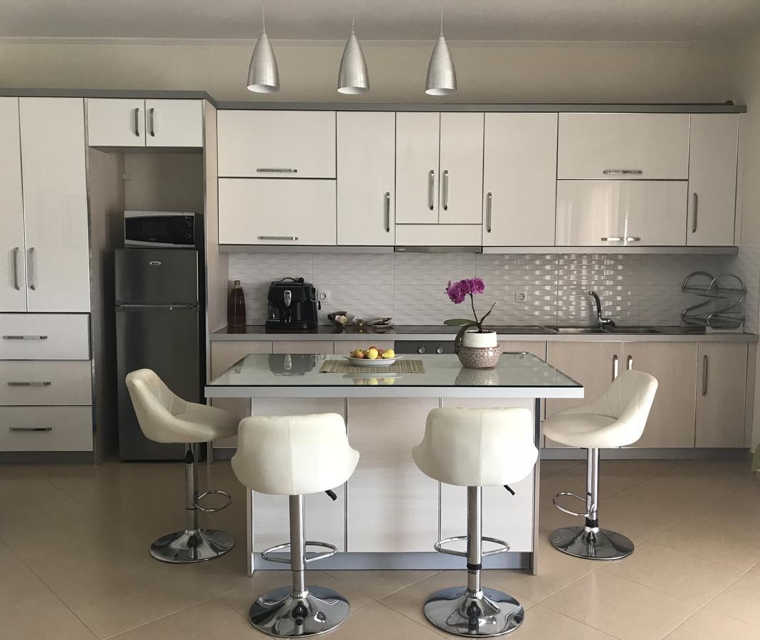 Central City Apartment Sarandë Exteriör bild